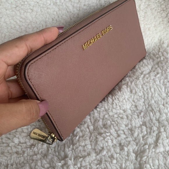 Michael Kors large jet set dusty rose wallet - Picture 2 of 5